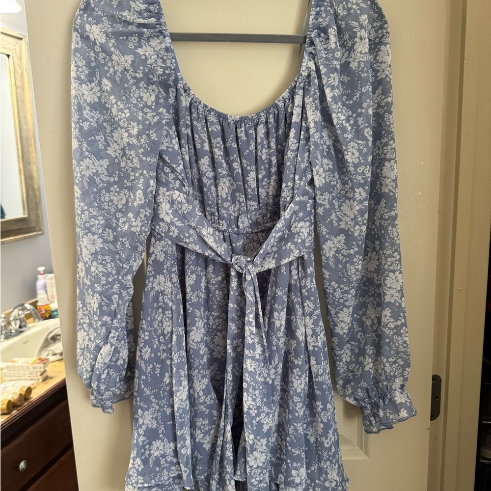 Chic Long Sleeve Floral Dress in Blue
